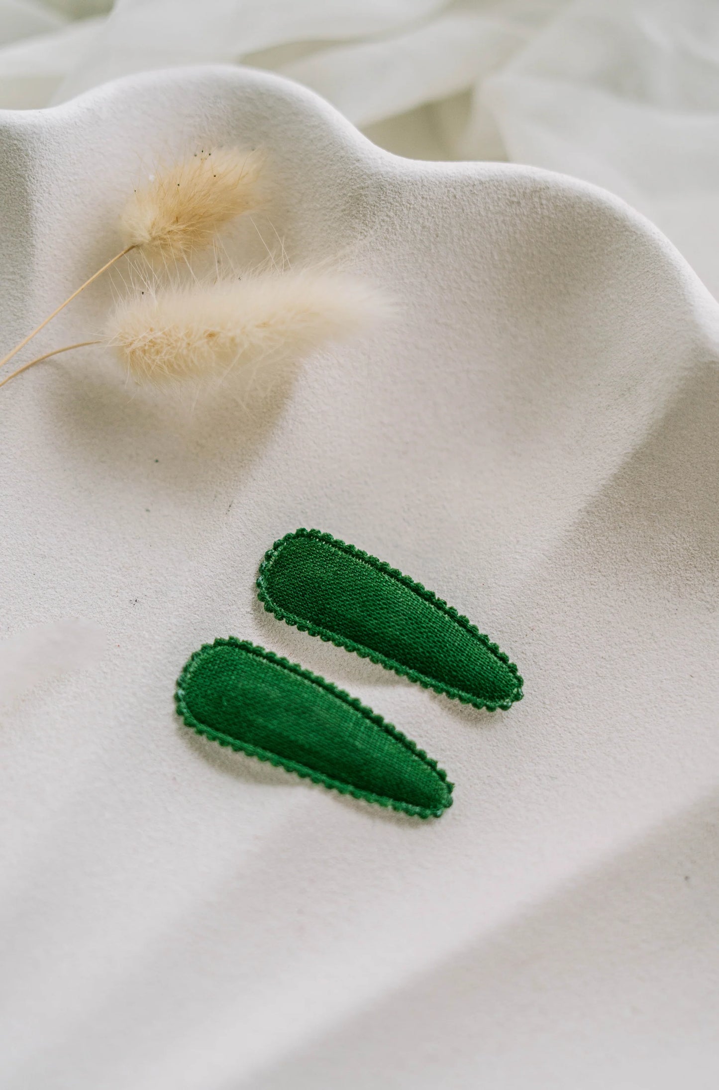 Confetti Kidz - Green Linen Hair Clips - Set of 2