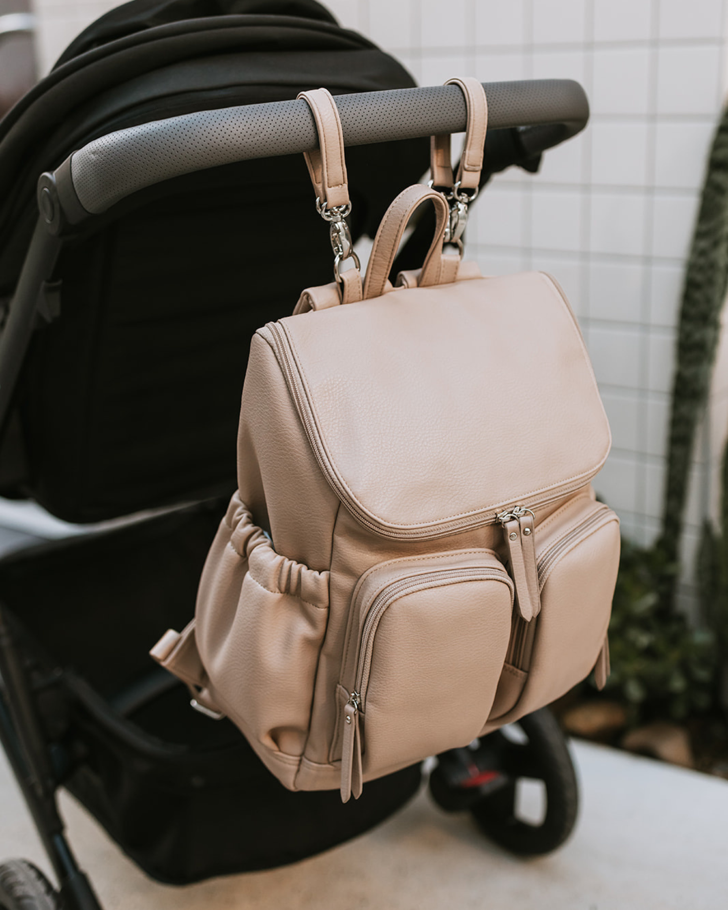 OiOi - Signature Nappy Backpack - Oat Dimple Vegan Leather
