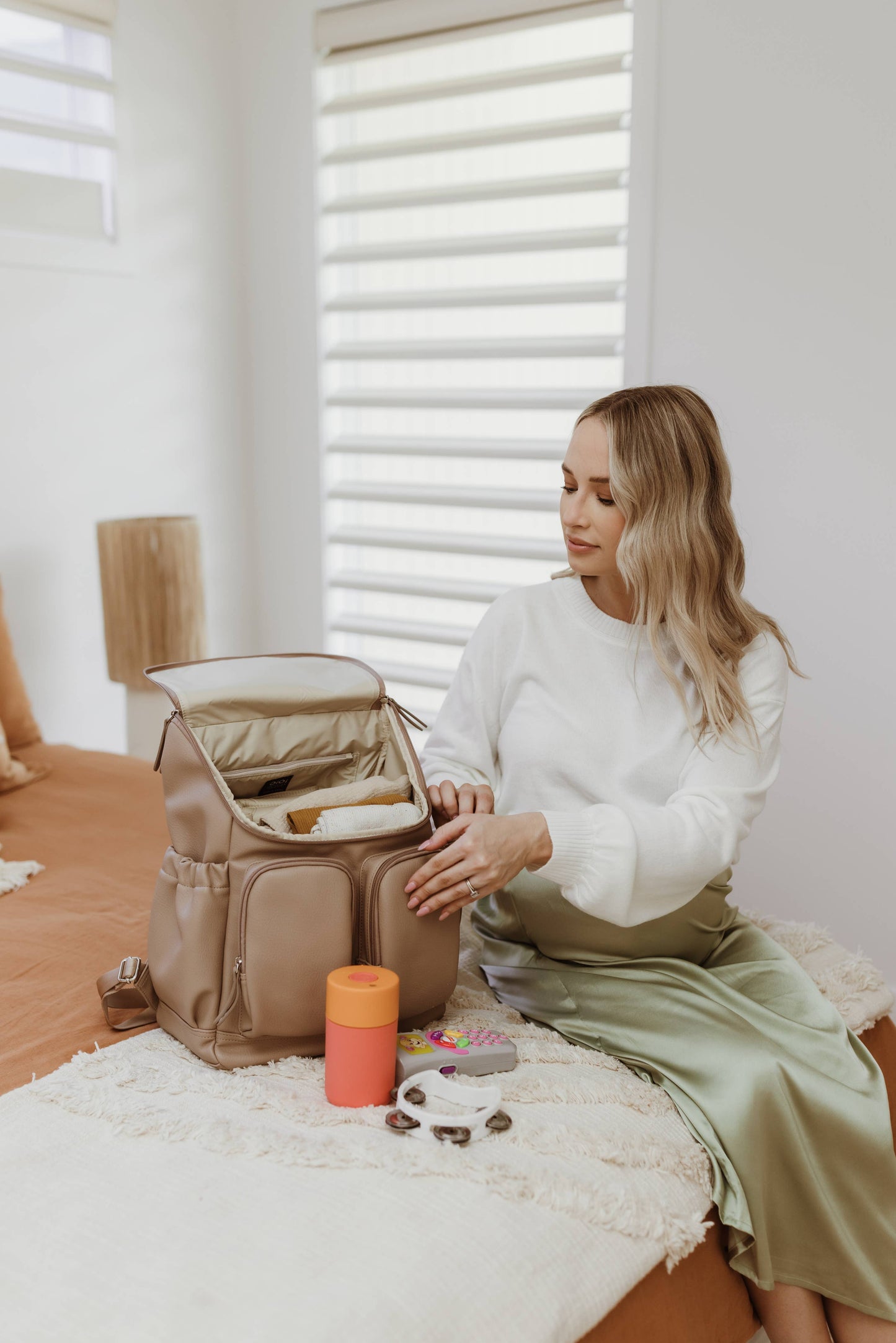 OiOi - Signature Nappy Backpack - Oat Dimple Vegan Leather