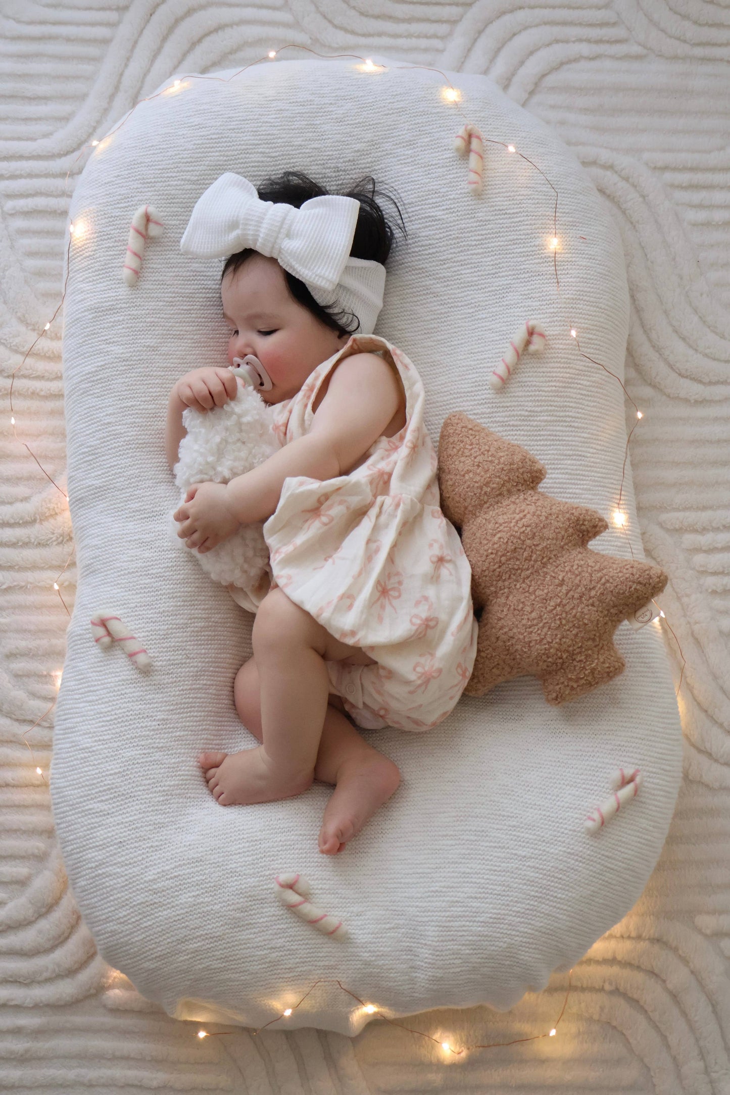 Petite + Co - MUSLIN BOW CANDY CANE ROMPER