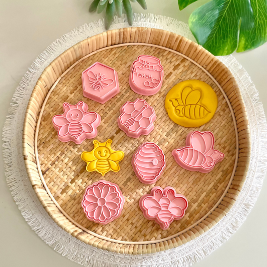 Wild Dough Playdough - Bees - Cutters and Stamps Set (w/s)