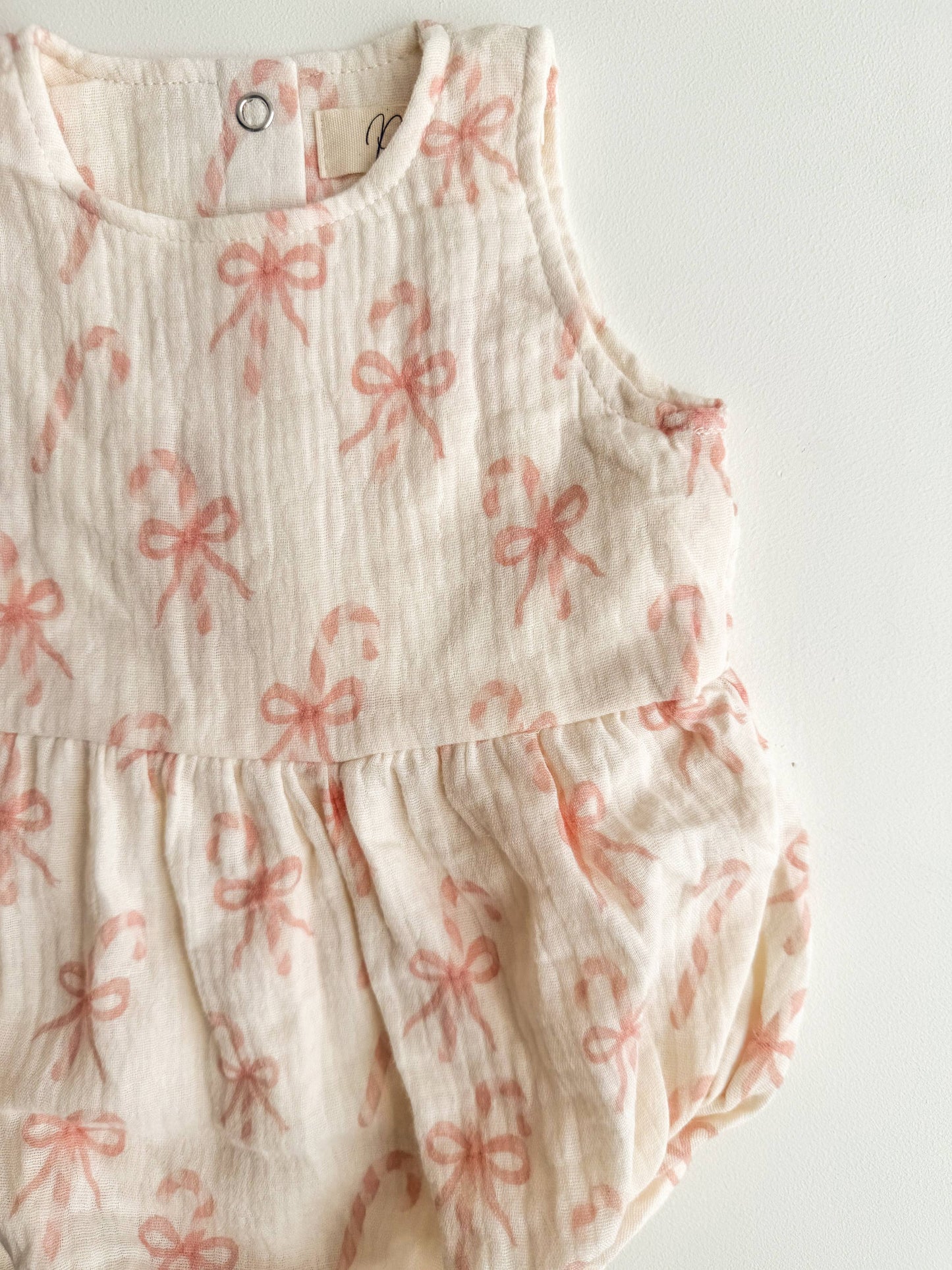 Petite + Co - MUSLIN BOW CANDY CANE ROMPER