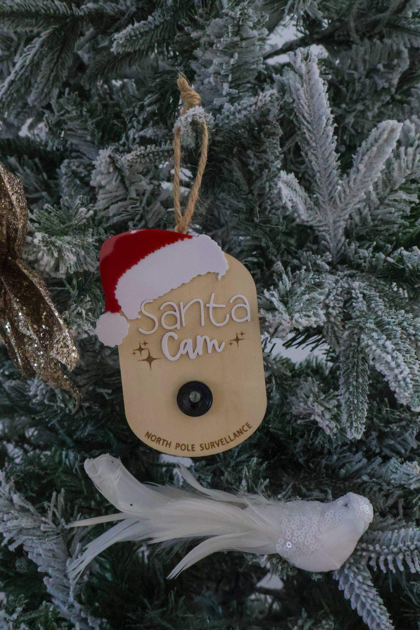 Petite + Co - SANTA CAM PLAQUE