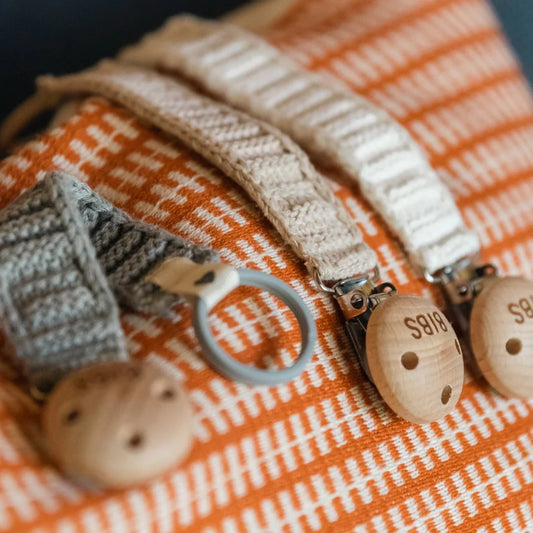 BIBS - Knitted Pacifier Clip
